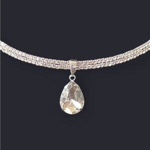 Elegant Silver choker with Teardrop Pendant